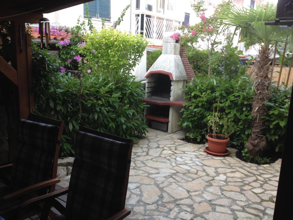 Apartment Garden Malinska Esterno foto
